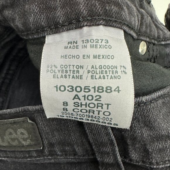 Lee Relaxed Fit Straight Leg Mid Rise Women's size 8P Black Denim jeans - Picture 4 of 5